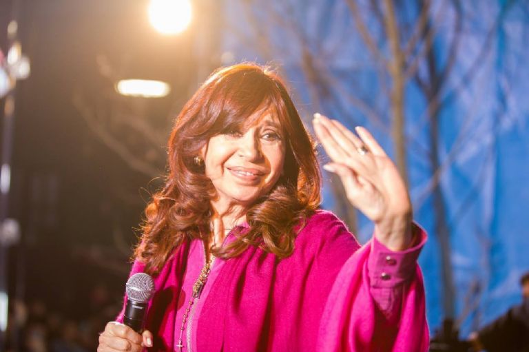  Cristina Kirchner, sobre lo que dijo de su candidatura: «Ni renunciamiento, ni autoexclusión, acá hay proscripción»