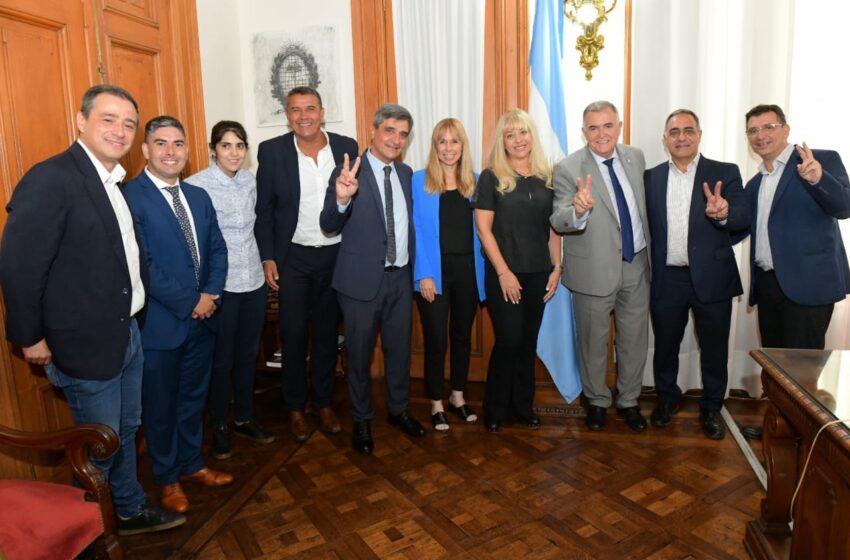  Jaldo se reunió con dirigentes de San Miguel de Tucumán