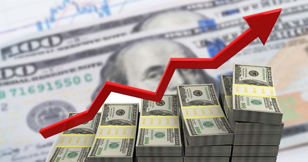 El dólar blue volvió a operar en suba y superó los $380