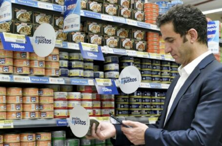 Precios Justos: Tombolini acordó el congelamiento de precios de una canasta de productos frescos