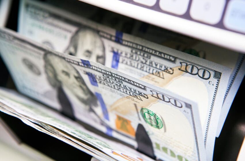  El dólar blue abre otra semana que promete ser movida: ¿a cuánto cotiza?