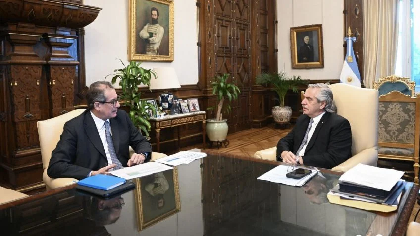  Alberto Fernández se reunió con Miguel Ángel Pesce y prepara un acto para molestar al kirchnerismo