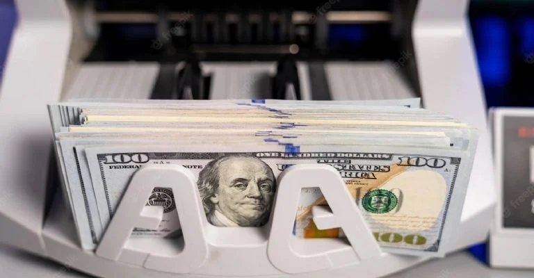  Efecto PASO: por qué el dólar «blue» sube y roza los $600