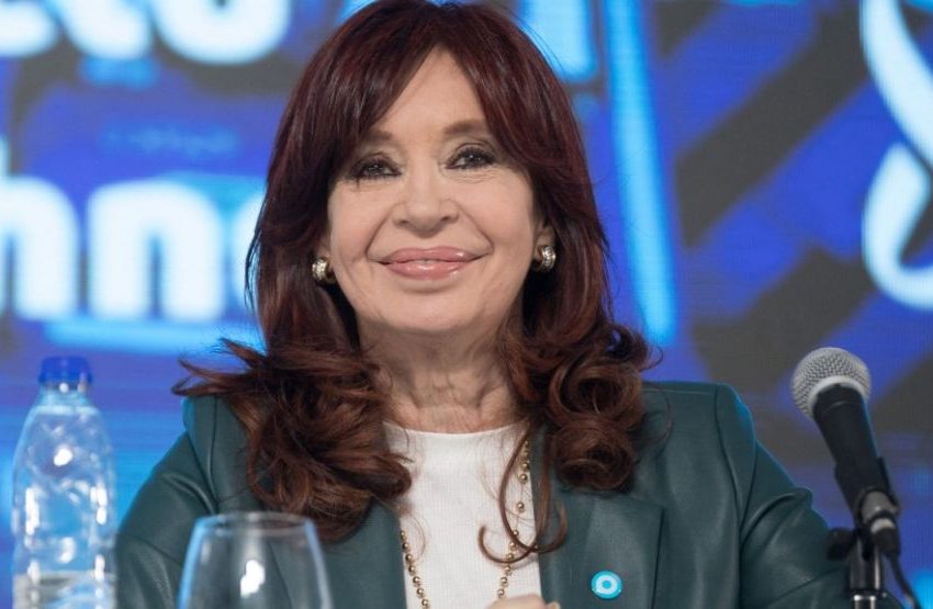 Cristina Kirchner y un expectante discurso a días de su salida del Gobierno