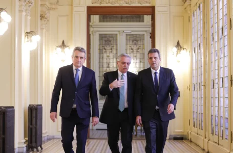 Sergio Massa y Agustín Rossi reciben el apoyo de gobernadores peronistas