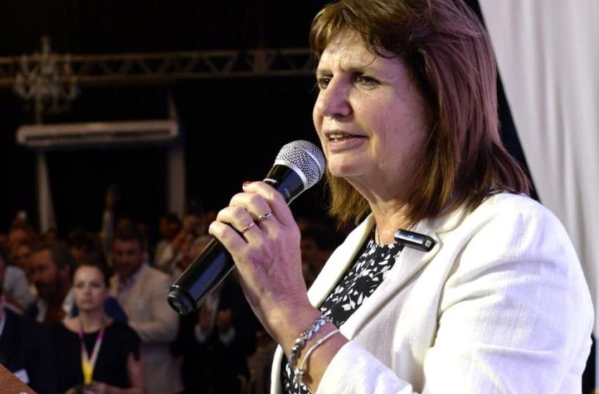  Patricia Bullrich defendió «la alternancia de poder» durante una caravana por La Matanza