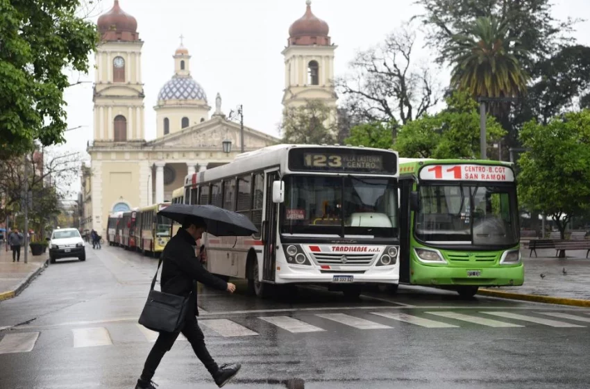  Crisis de transporte: los colectivos circularán en Tucumán, pero no saben hasta cuándo