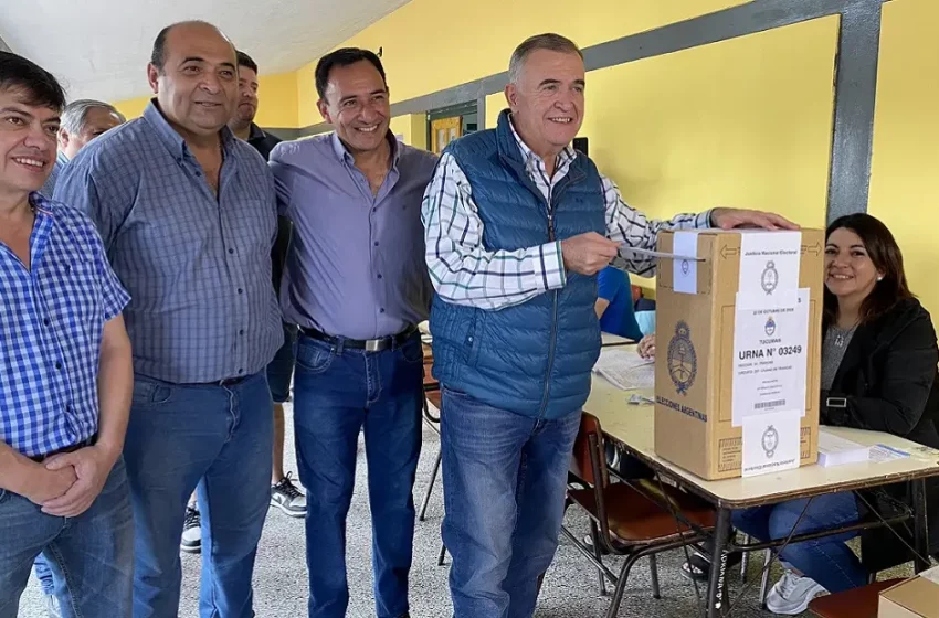  El gobernador electo Osvaldo Jaldo votó en su querido Trancas