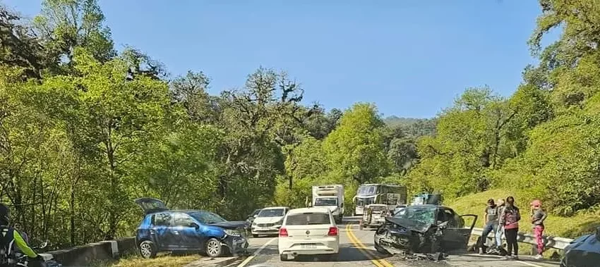  Tres autos chocaron dejando varios heridos en la ruta a Tafí del Valle