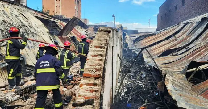  Incendio en el Mercado Persia: un funcionario municipal cargó contra la gestión de Germán Alfaro
