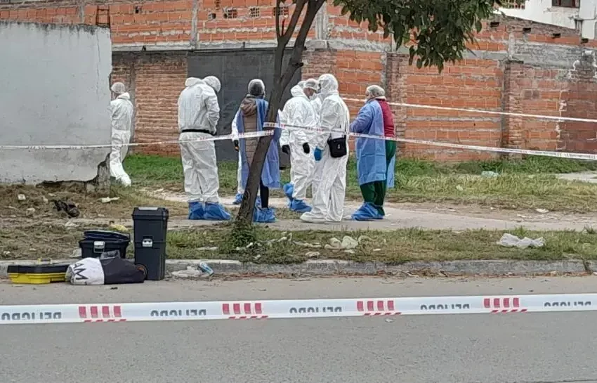  Cada vez más complicado el policía acusado de asesinar a un joven