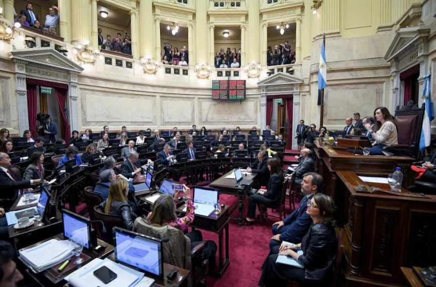  Senado de la Nación: tras las polémicas que surgieron por el aumento de las dietas de los senadores, pidieron dar marcha atrás con el aumento de junio