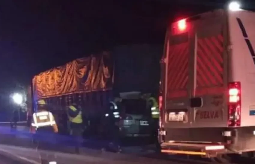  Un joven camionero murió a bordo del vehículo en el que vivió una noche de pasión y alcohol