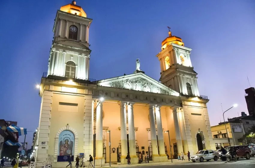  9 de Julio: la Catedral presentó nueva iluminación, y quedo lista para los festejos