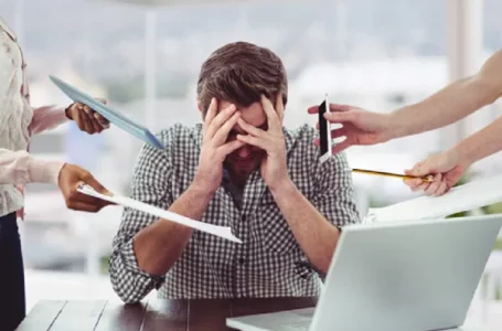 Tres señales de una persona insegura en el trabajo