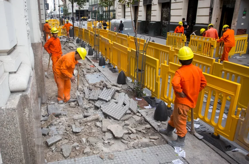  La participación de los trabajadores en la producción cae al 43,4% en el segundo trimestre de 2024, según INDEC