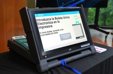 SE REALIZÓ EN LA LEGISLATURA UNA EXPERIENCIA DE SISTEMA DE BOLETA ÚNICA ELECTRÓNICA