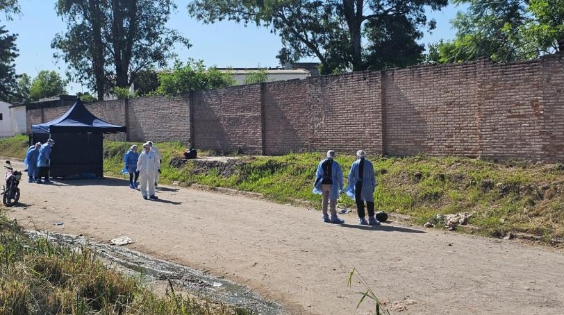  Un policía y un delincuente murieron en un enfrentamiento: el sargento se resistió a que dos malvivientes le robaran su moto