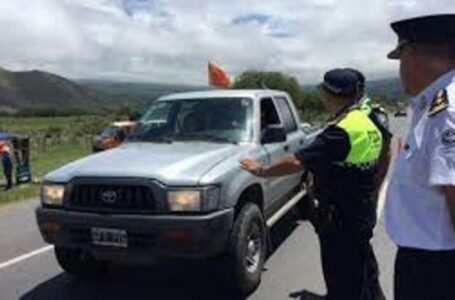 Suman 150 policías para mantener bajo control la diversión nocturna en los valles Calchaquíes