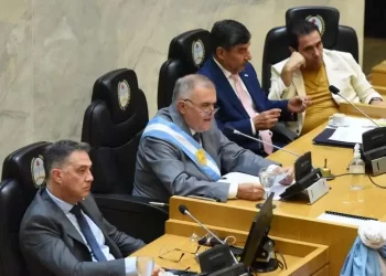 Jaldo buscaría instar a que los Intendentes salgan del Pacto Fiscal