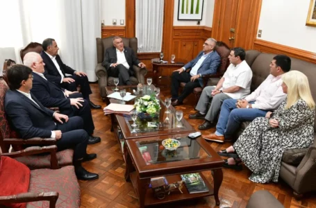 Jaldo encabezó una reunión de gabinete ampliado