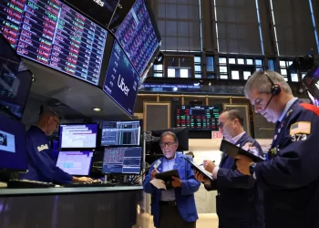 Europa opera en alza y cae Wall Street tras la pausa de Trump sobre aranceles