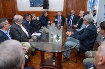 Jaldo acompañó la firma del acuerdo paritario entre UATRE y ACNOA que garantiza el inicio de la zafra citrícola