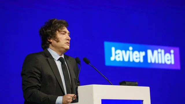 Javier Milei volvió a cuestionar la legalización del aborto y aseguró que “se está pagando con una caída en la natalidad”