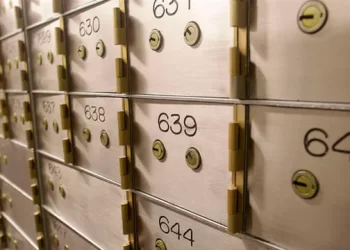 El Gobierno prepara medidas para incentivar el uso de dólares ahorrados y dinamizar la economía