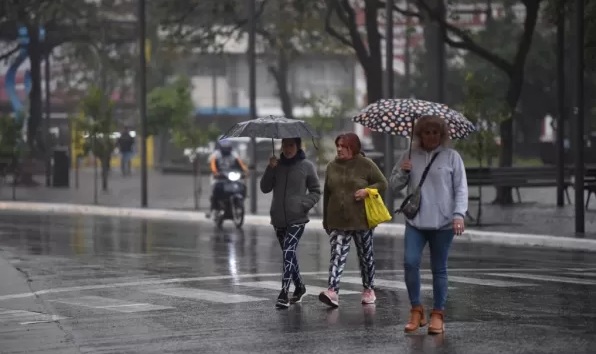 Miércoles gris y lluvioso en Tucumán: se esperan lluvias intermitentes toda la semana