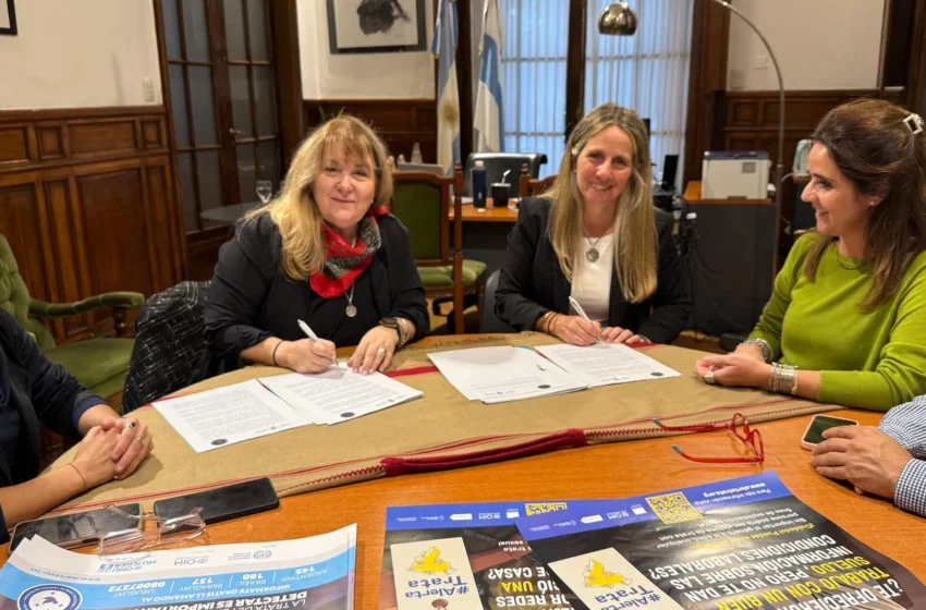 Firma de convenio entre el Ente de Turismo y el Comité de Lucha contra la Trata