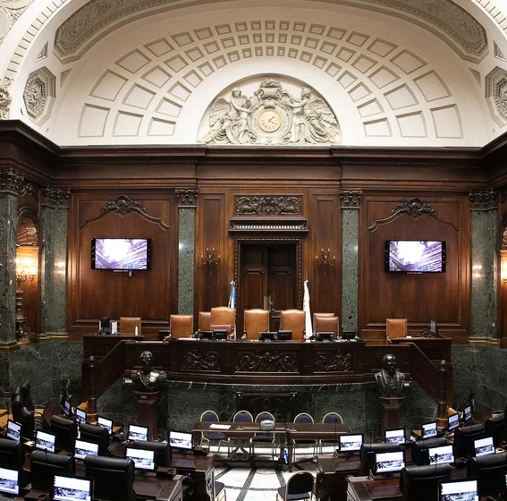 Elecciones: El peronismo y la Libertad Avanza son las agrupaciones que mas bancas arriesgan en la Legislatura