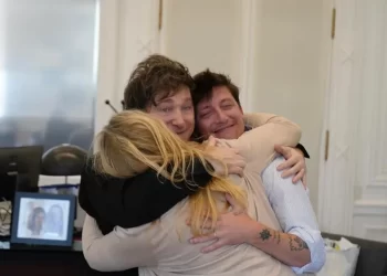 Crece la tensión entre Karina Milei y Santiago Caputo: diferencias estratégicas, disputas de poder y juventud libertaria en pugna