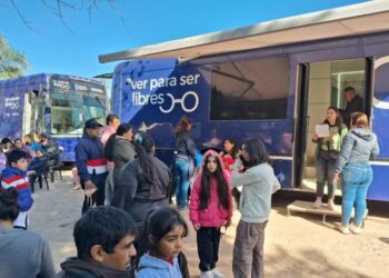 El tráiler oftalmológico “Ver para Ser Libres” llegó a Tucumán y brindará atención hasta el 5 de junio