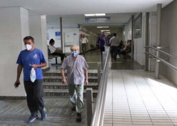 Tucumán: uso obligatorio de barbijo en hospitales públicos y privados por aumento de enfermedades respiratorias