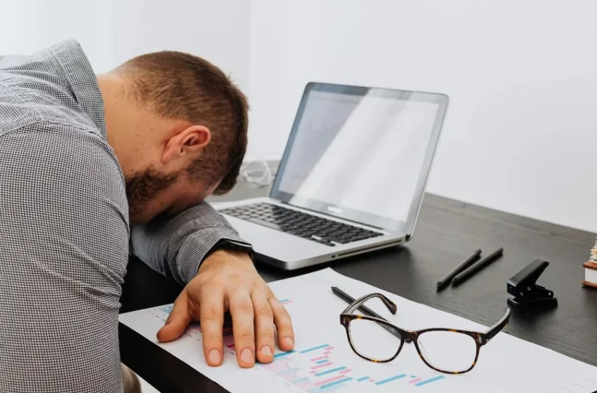 Argentina encabeza el ranking regional de burnout: 9 de cada 10 trabajadores lo padecen
