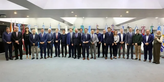El Gobierno abre el diálogo con los gobernadores por la caída de la coparticipación