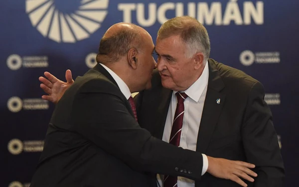 Manzur reaparece: ¿vuelve a mover los hilos del peronismo tucumano?