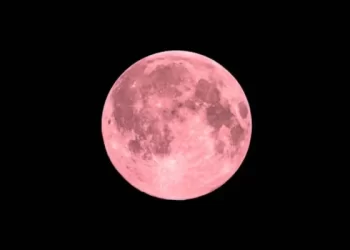 Luna de fresa 2025: el cielo se prepara para un fenómeno astronómico que no se repite hace 18 años