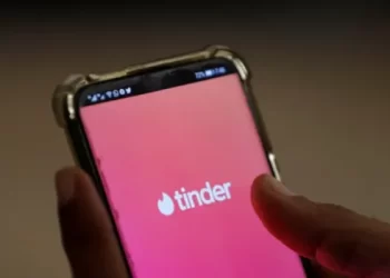 Tinder filtra por altura: ¿una mejora o una puerta a la discriminación digital?