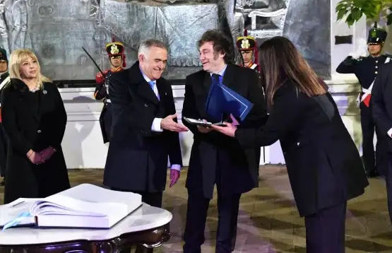 Milei acelera su armado electoral y apunta a alianzas con gobernadores para octubre