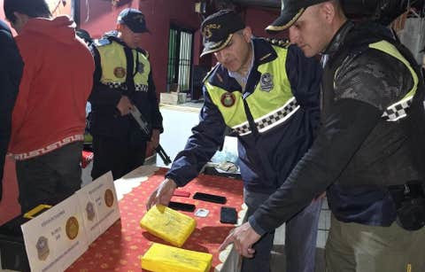 Miembros del clan Paradi con prisión domiciliaria y condicional por narcotráfico, fueron detenidos con varios kilos de cocaína