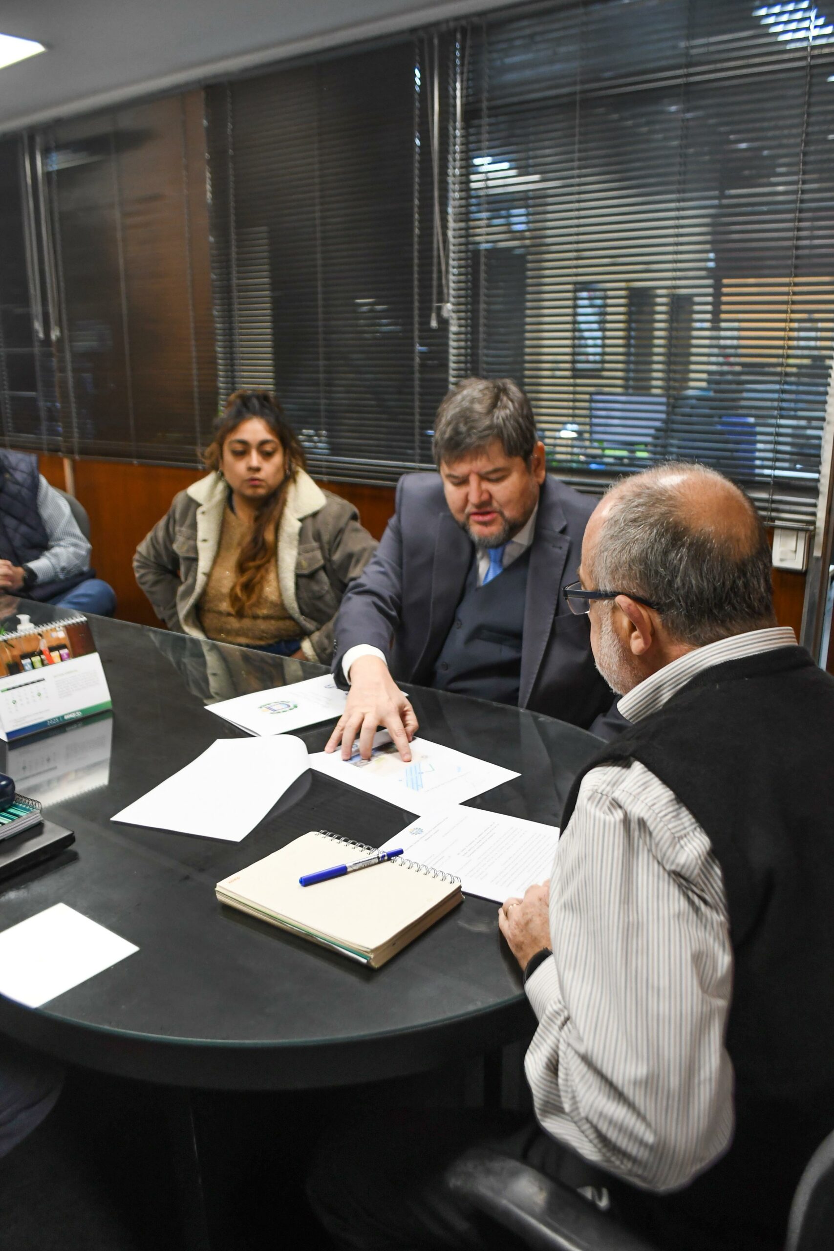 Carlos Ale gestionó ante EDET la instalación de medidores eléctricos para 60 familias de B° Autopista Sur
