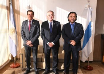 Jaldo recibió a los gobernadores de Jujuy y Salta para una jornada clave sobre bioetanol en Tucumán