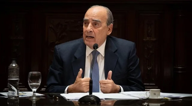 Francos defendió el equilibrio fiscal y anticipó veto y judicialización de leyes con aumento del gasto