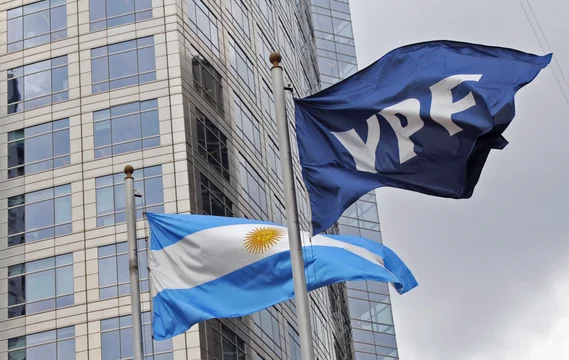 La cláusula que disparó el juicio millonario por YPF: cómo se gestó la condena que ahora pesa sobre Argentina
