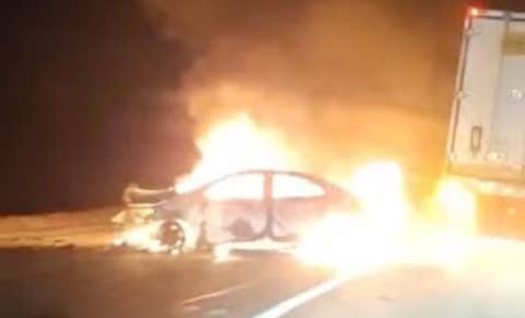 Tragedia en Vipos: dos hombres murieron calcinados tras chocar con un camión