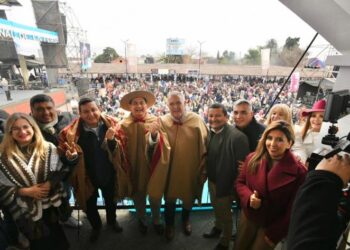 Jaldo cerró la Fiesta Nacional de la Feria en Simoca: “Menos pantallas y más identidad”