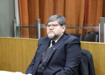 JUAN CARLOS ALE EXIGE INFORMES POR EL COLAPSO DEL CANAL ENTUBADO EN AV. ROCA Y ERNESTO PADILLA