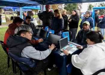 El Operativo «SMT en Territorio» llegó a Plaza Güemes con múltiples servicios para los vecinos de Villa Alem